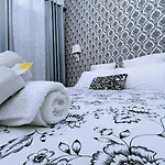 Bed and Breakfast Gia'notte Bb Centro By Elodeagroup Σαλέρνο