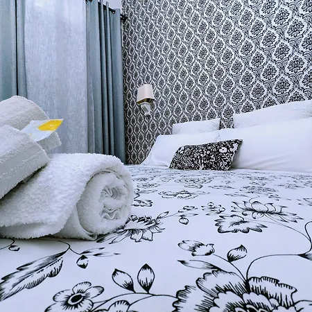 Bed and Breakfast Gia'notte Bb Centro By Elodeagroup Σαλέρνο
