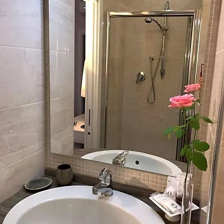 Gia'notte Bb Centro By Elodeagroup Oda ve Kahvaltı 4*